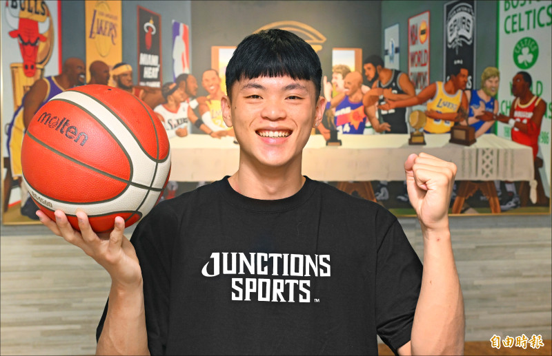 曾信武立定目標，挑戰TPBL新人王。（記者廖振輝攝）