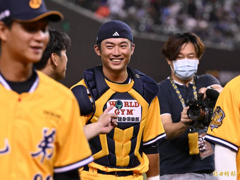 中信兄弟捕手陳統恩獲選單場MVP。（記者陳逸寬攝）