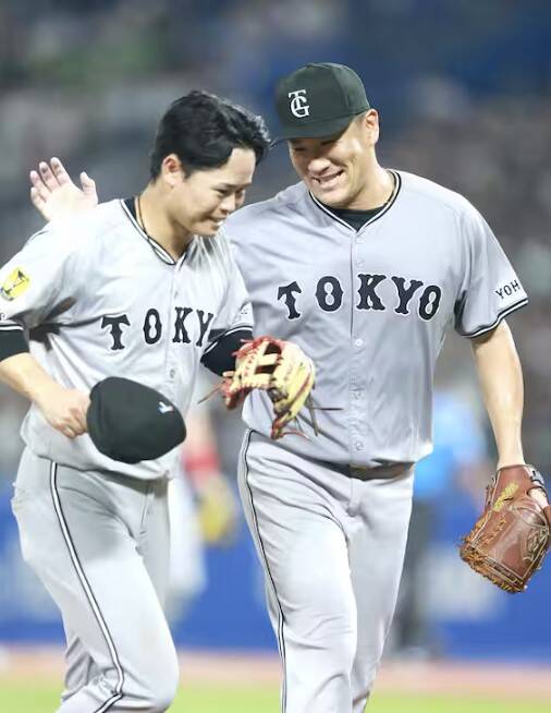 田中將大（右）距離日美通算200勝只差1勝。（取自產經體育）