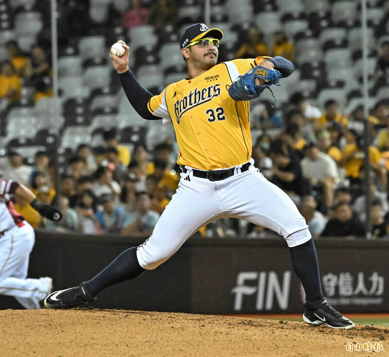 兄弟先發投手羅戈。（記者陳志曲攝）
