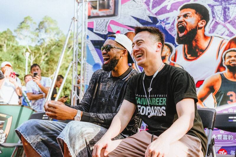 湯斯出席3對3賽事閉幕式。（台啤雲豹提供）