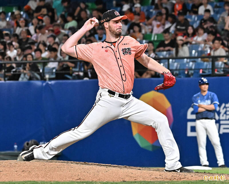 統一獅先發投手布雷克。（記者陳志曲攝）