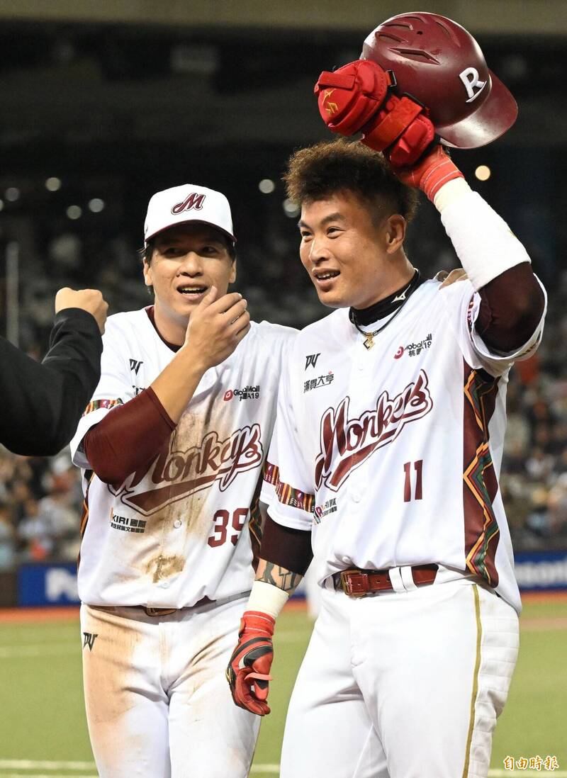 林立、林泓育。（記者林正堃攝）