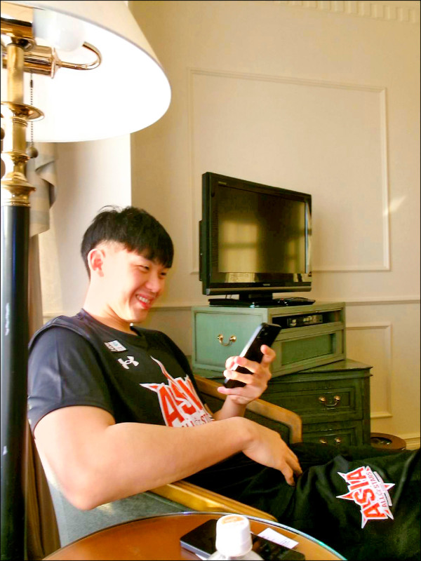 曾祥鈞的興趣是追劇跟看動漫。（曾祥鈞提供）