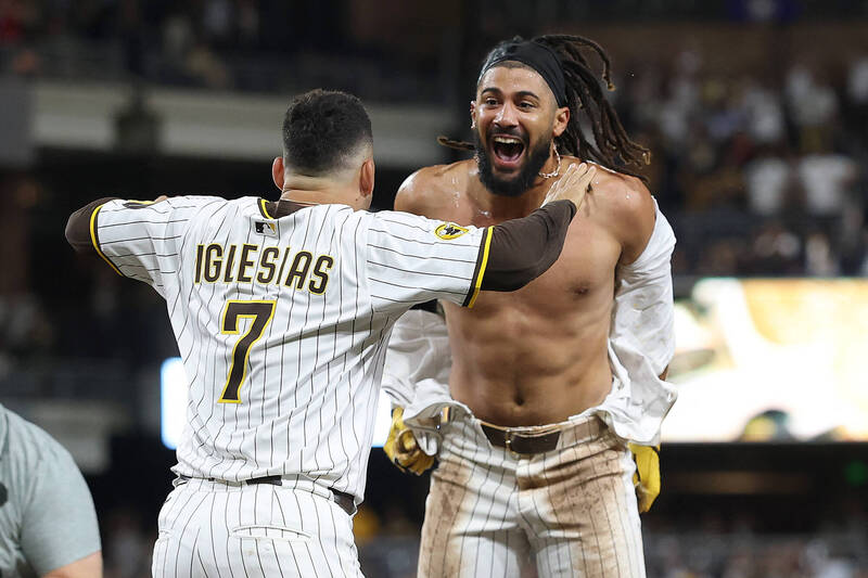 教士球星小塔提斯敲再見高飛犧牲打。（法新社）