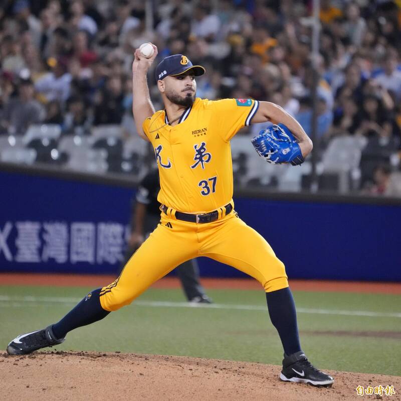 中信兄弟先發投手黃博多。（記者陳逸寬攝）