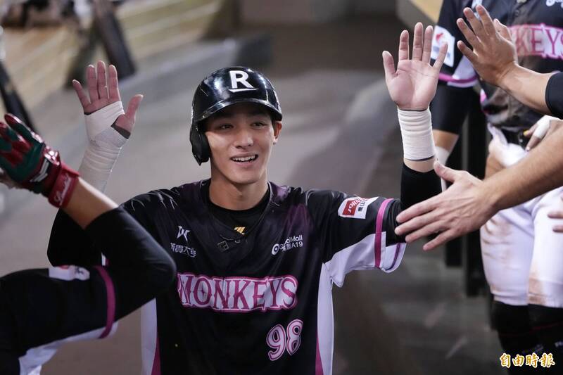 樂天桃猿陳晨威。（記者陳逸寬攝）