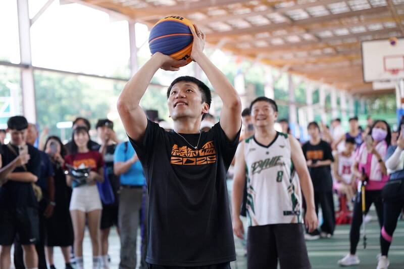 李洋現身桃園挺總統盃3x3籃球賽。（運動部提供）