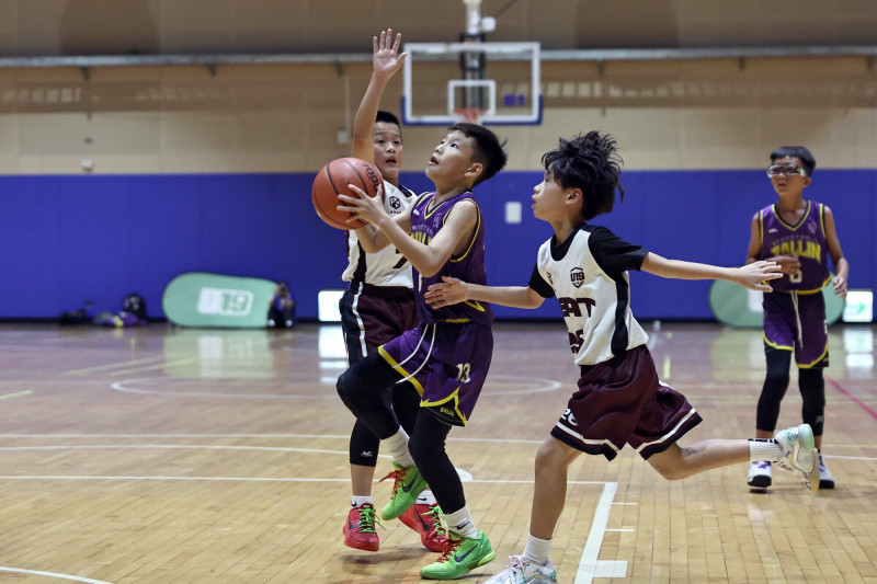 Ballin\' 頑球呂呈毅切入跳投。（U19籃球聯盟提供）