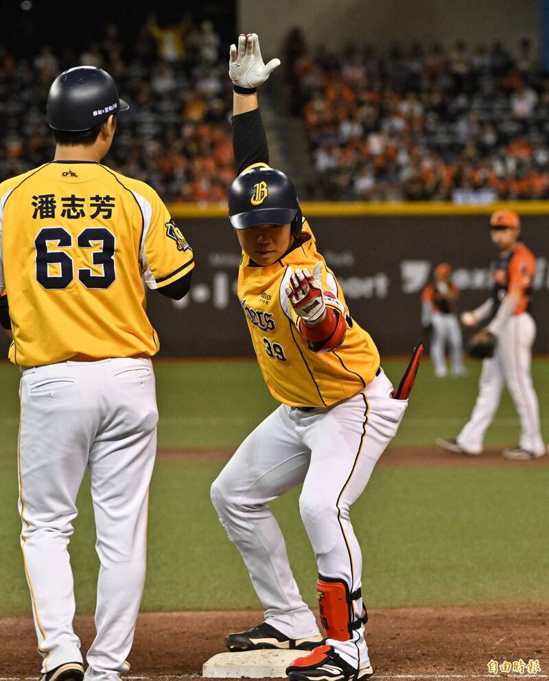 兄弟詹子賢。（記者劉信德攝）