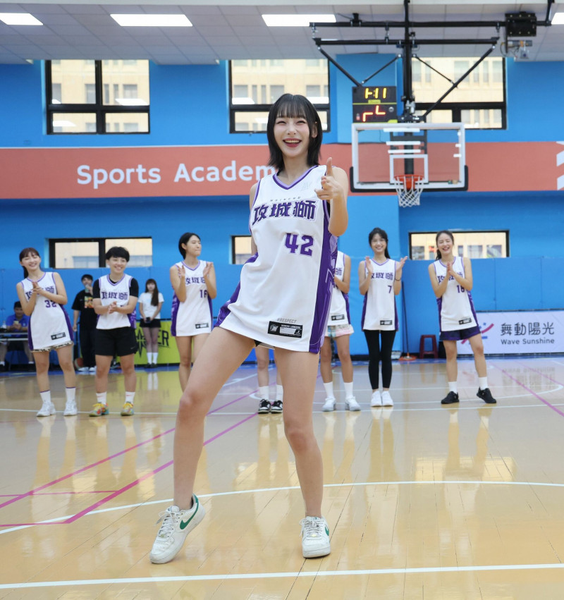 慕獅女孩 鄭熙靜 台灣籃球新聞盃首秀大跳魔笛舞