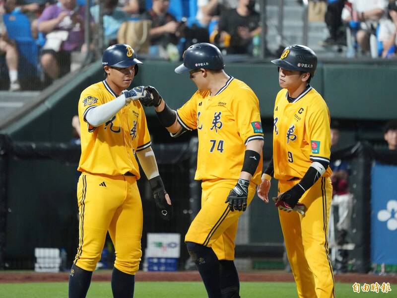 許基宏擊出三分砲。（記者陳逸寬攝）