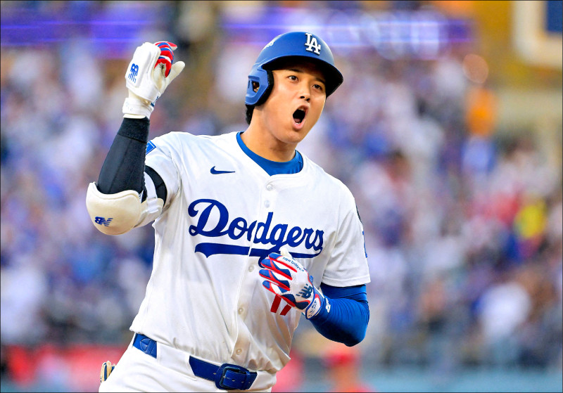 大谷翔平生涯首度在季後賽演出單場雙響砲。（路透）
