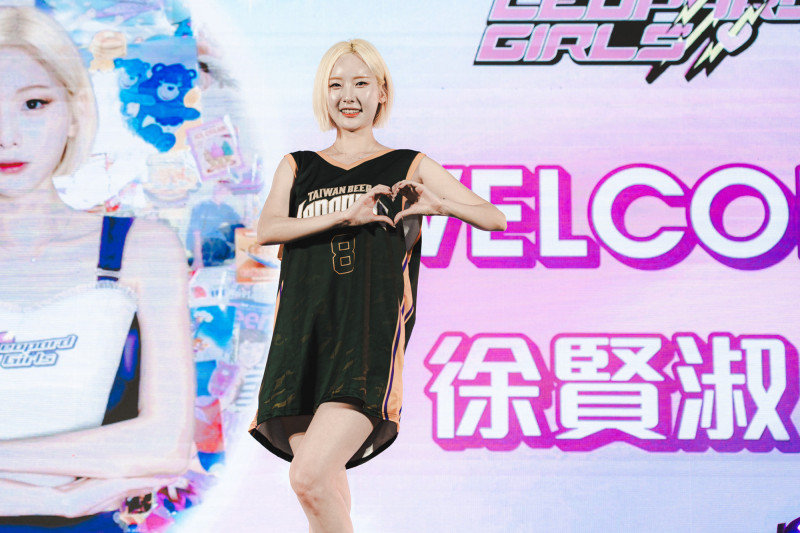 徐賢淑加入電豹女，新球季將為桃園雲豹應援。（雲豹提供）
