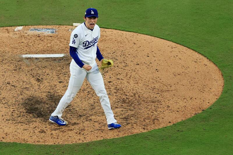 佐佐木朗希關門成功。（法新社）