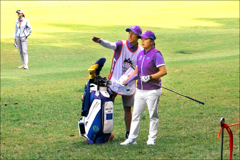 徐薇淩（右）與桿弟佩雷拉合作無間。（資料照）