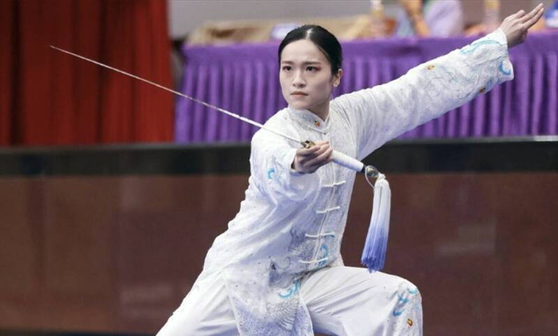南大110級校友劉佩勳於武術套路女子組奪金。（南大提供）