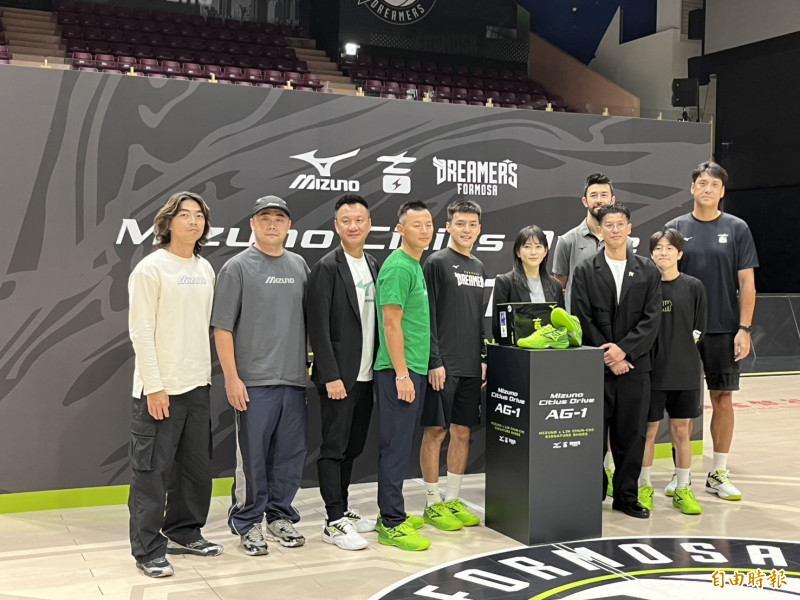 林俊吉球鞋發布會，夢想家成員到場支持。（記者粘藐云攝）