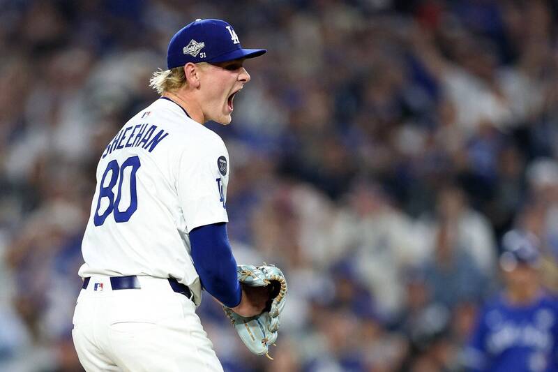 道奇後援投手斯漢的球帽上繡有費西亞的51號背號。（資料照，法新社）