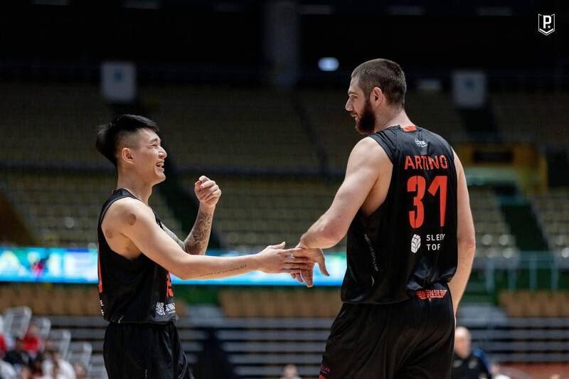 盧峻翔和阿提諾。（桃園領航猿提供）