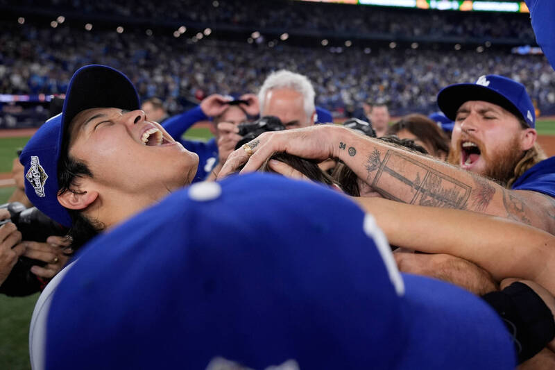 道奇在世界大賽完成衛冕，大谷翔平轉隊前兩年都奪冠。（美聯社）