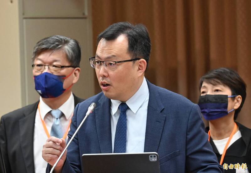 運動部次長鄭世忠（中）。（記者劉信德攝）