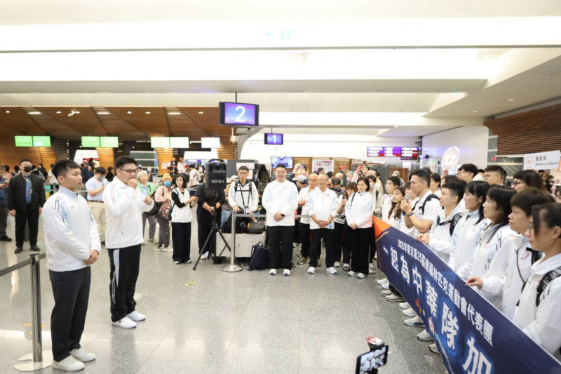 2025年東京第25屆達福林匹克運動會代表團林昭穎團長勉勵大家全力以赴，爭取佳績。（運動部提供）