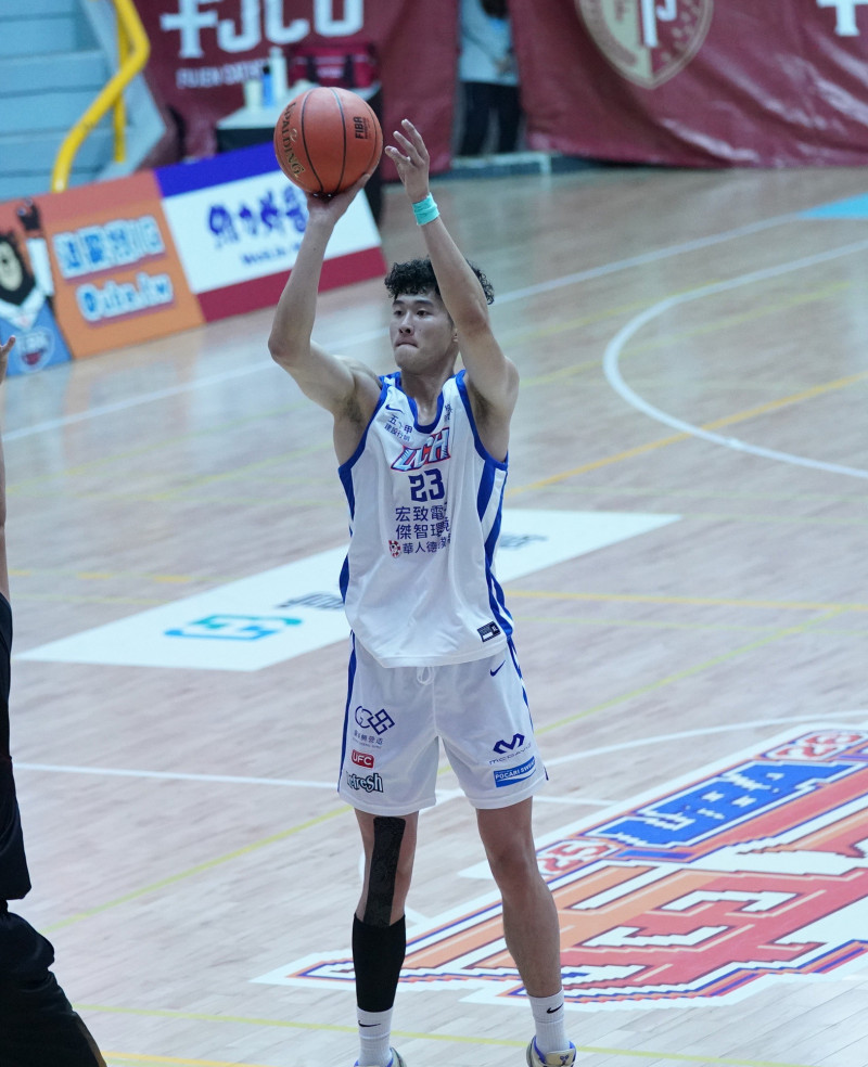 陳威宇13分8籃板。（大專體總提供）