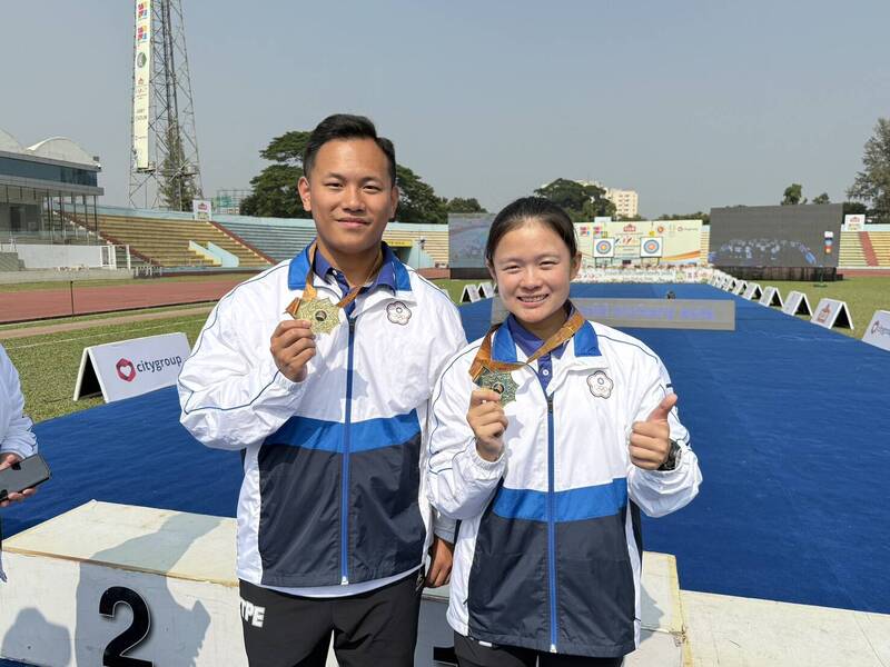 戴宇軒、李彩綺奪金。（射箭協會提供）