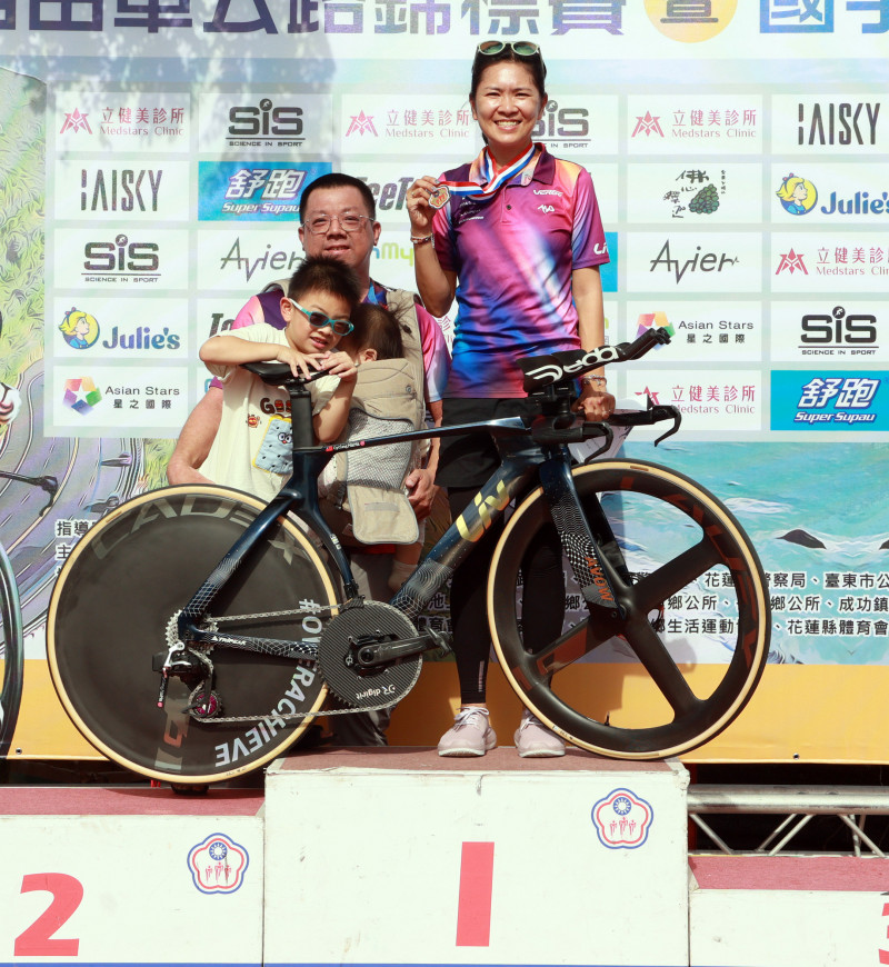 38歲媽媽車手曾可妡二度封后。（圓創運動行銷提供）