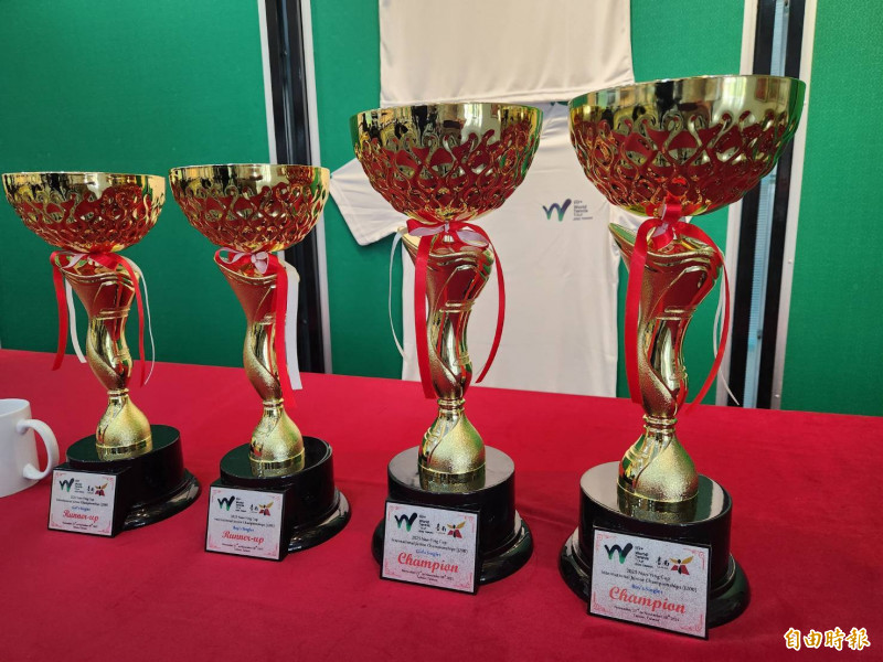 2025南瀛盃國際青少年網球錦標賽11月23日至30日在南市新營網球場舉行，台灣、法國、美國、俄羅斯等12個國家的優秀青少年選手參賽。（記者王涵平攝）