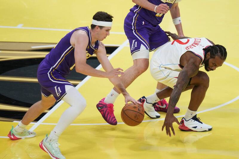 不少球員認為湖人NBA盃的特殊地板太滑。（資料照）