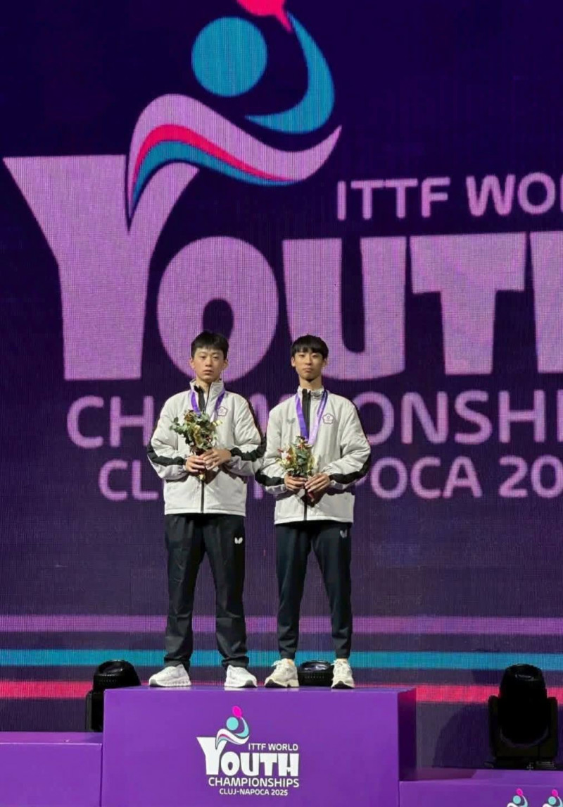 郭冠宏／徐絃家勇奪U19男雙金牌。（取自合作金庫銀行桌球隊臉書）