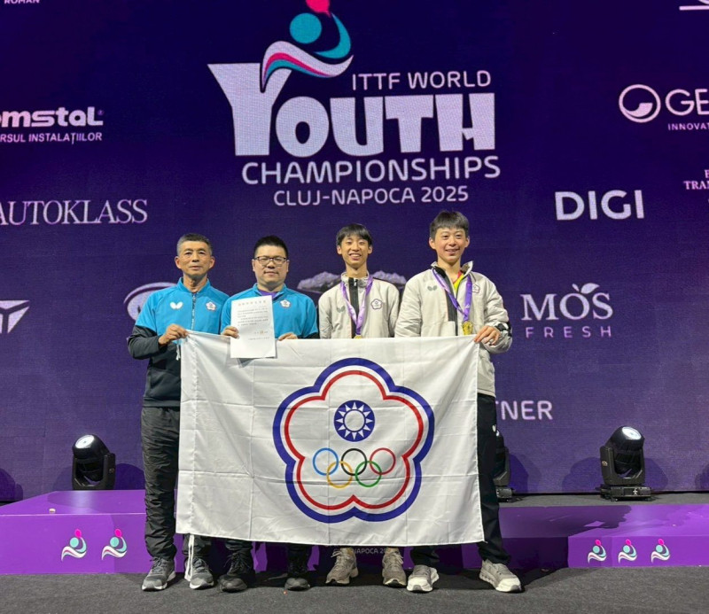 郭冠宏／徐絃家勇奪U19男雙金牌。（取自合作金庫銀行桌球隊臉書）