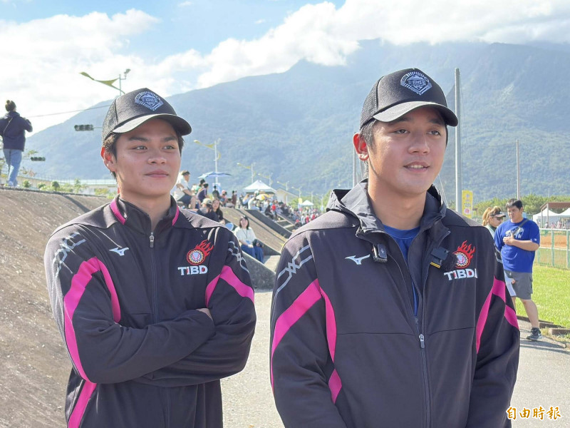 統一獅張宥謙（左）與味全龍拿莫・伊漾參加關懷盃。（記者徐正揚攝）