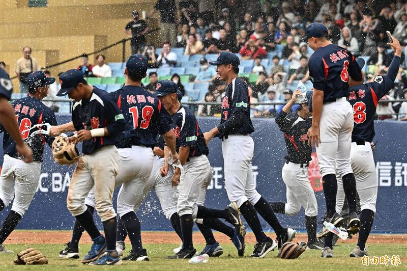 平鎮奪冠。（記者陳志曲攝）