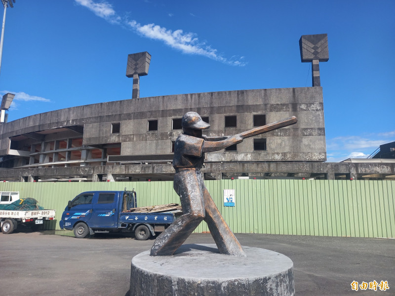 羅東運動公園棒球場明年3月完成場地改善後，棒球界爭取中華職棒重返宜蘭比賽。（記者江志雄攝）
