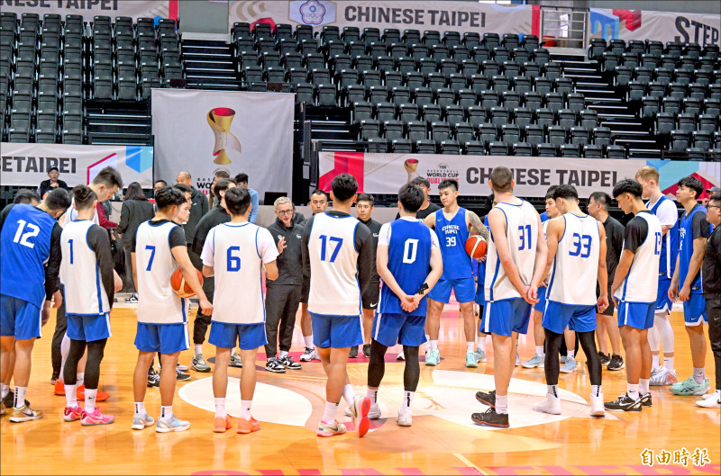 台灣男籃練習日備戰，今將在主場再度對上日本。 （記者林正堃攝）