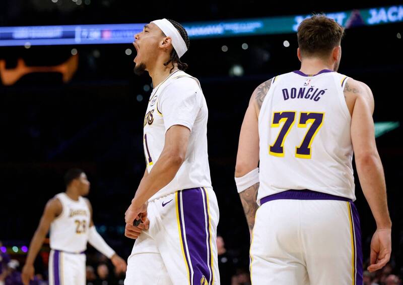 湖人擊敗鵜鶘收7連勝。（法新社）