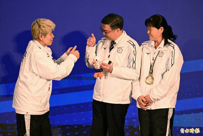 行政院長卓榮泰設宴慰勞東京達福林匹克運動會代表團，感謝他們為國爭光的付出與努力。（記者林正堃攝）