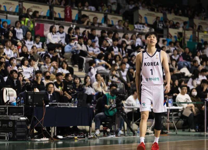 南韓隊大勝中國隊。（圖取自FIBA官網）
