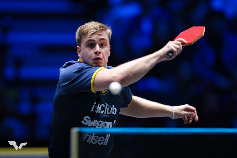 瑞典名將莫雷加德擊退丹麥一哥林德，闖進年終賽男單8強。（取自WTT官網）