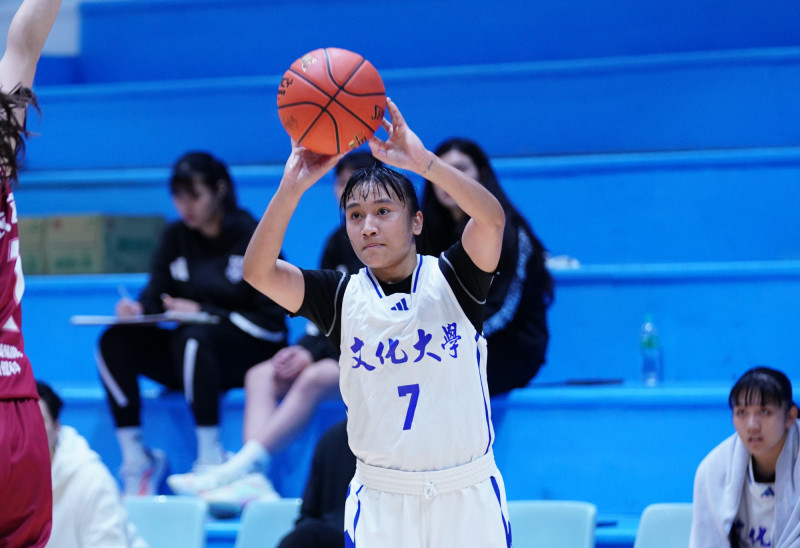 文化大學大三主控李恩芯今天以45投21中包括11顆三分球，單場轟56分，成為新科UBA單場得分紀錄保持者。（大專體總提供）