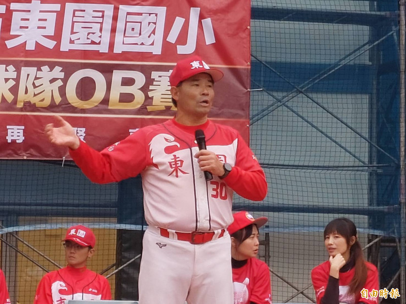東園國小總教練賴敏男。（記者林宥辰攝）