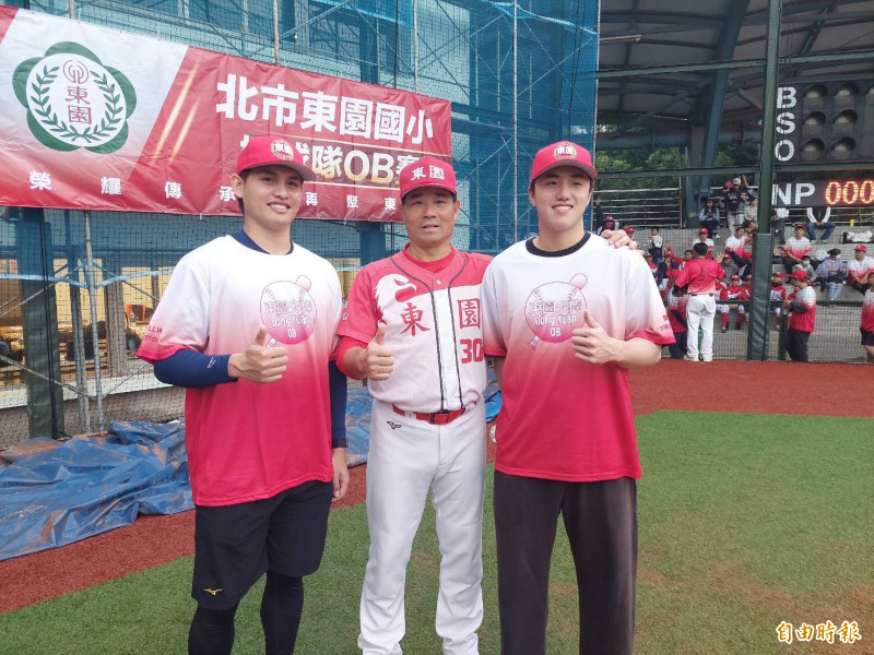 張奕（左）、賴敏男教練（中）和陳睦衡（右）。（記者林宥辰攝）