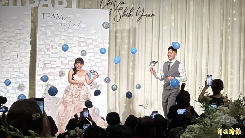 王齊麟婚宴重頭戲「性別趴」喜獲男孩。（記者林岳甫攝）