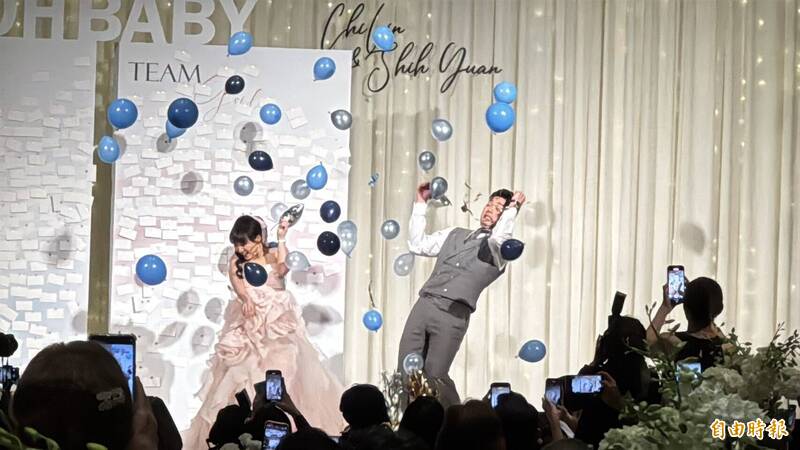 王齊麟婚宴重頭戲「性別趴」喜獲男孩。（記者林岳甫攝）
