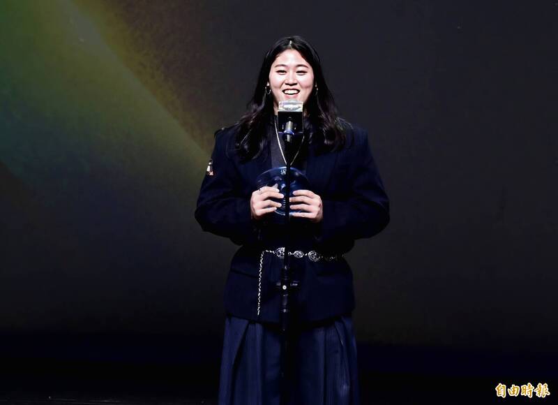 114年體育運動精英獎，江靜緣獲得最佳新秀運動員獎。（記者王藝菘攝）