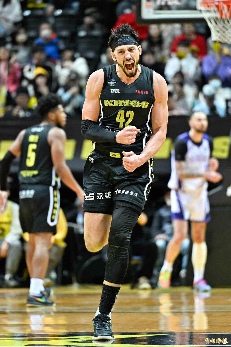 新北國王沃許本。（記者陳志曲攝）