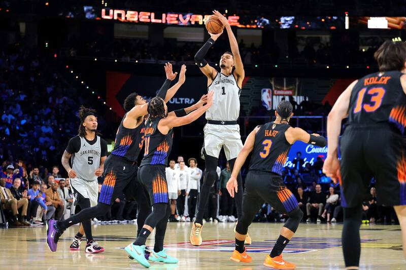 尼克與馬刺明天將自NBA盃後再次交手，馬刺卻爆出至少1人缺陣。（資料照）